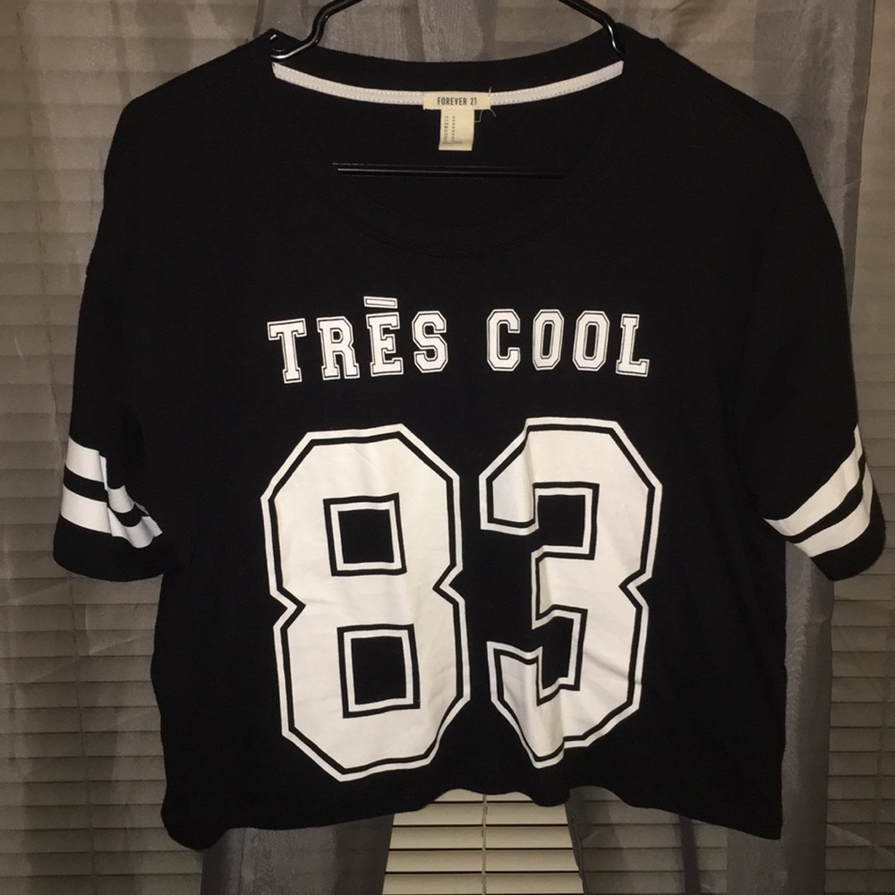 black sporty top